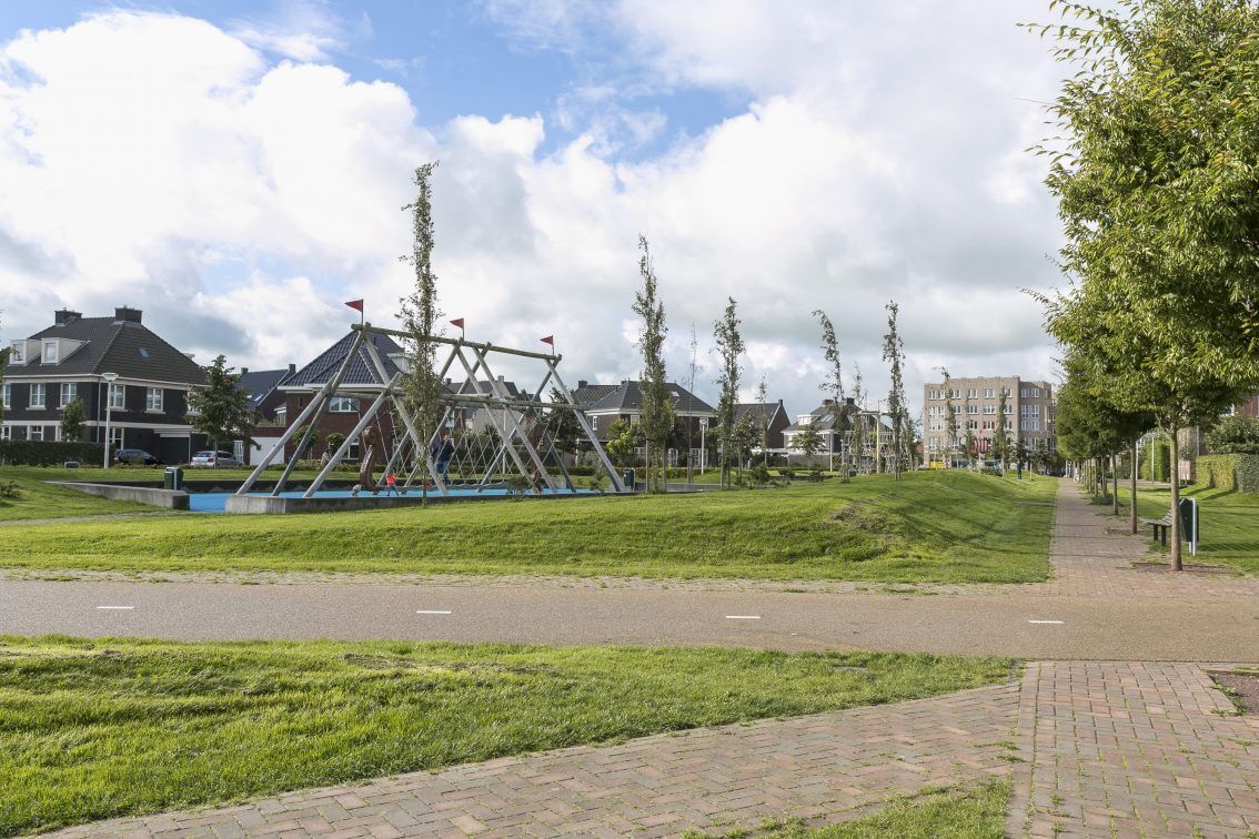 speeltuin in de wijk de hoven